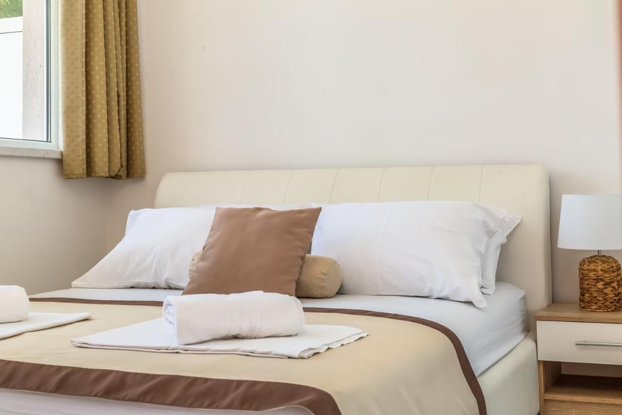 Motel Ljetni Raj Baška Voda Eksteriør bilde