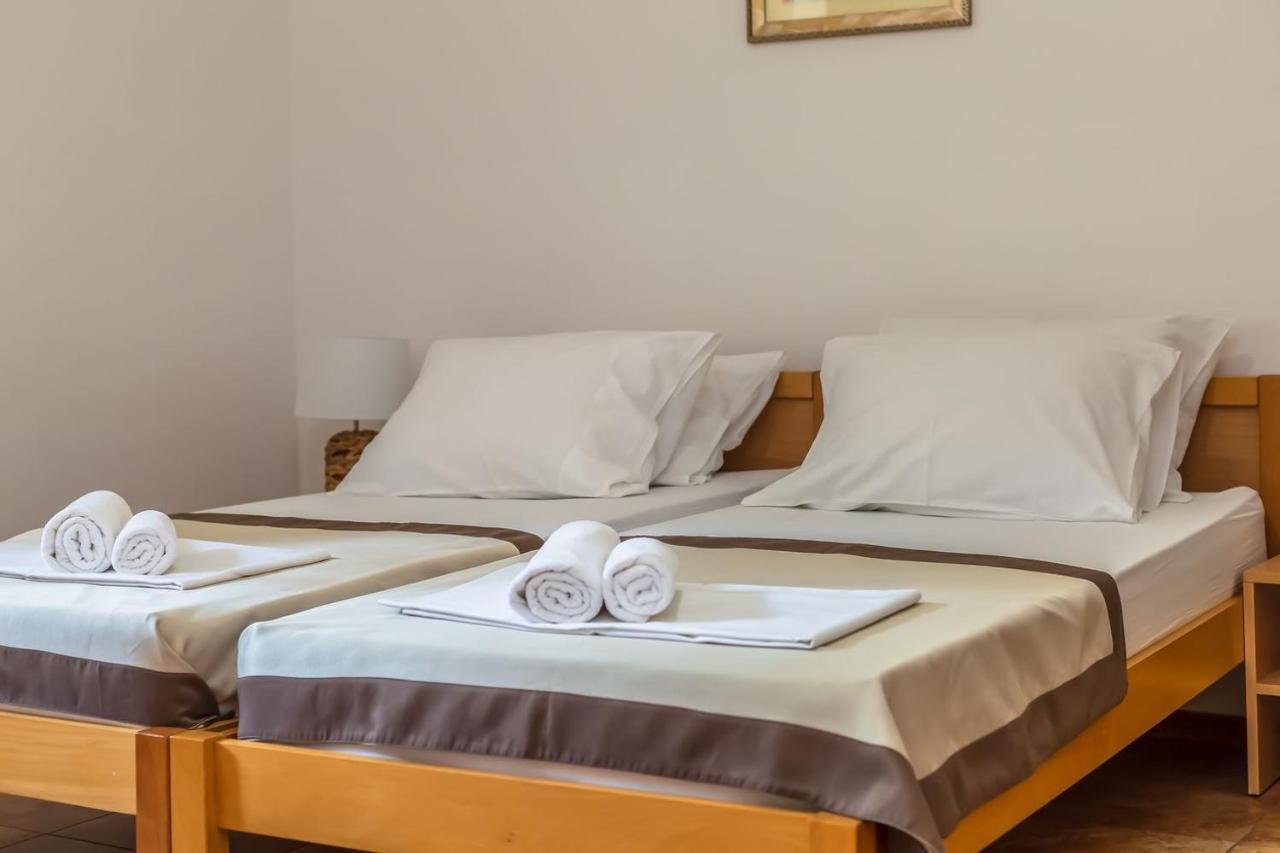 Motel Ljetni Raj Baška Voda Eksteriør bilde