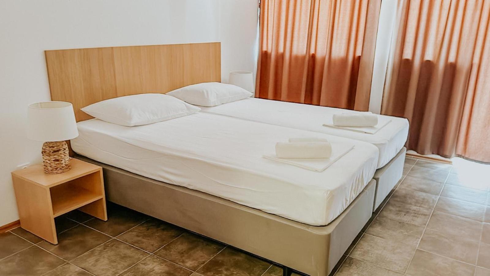 Motel Ljetni Raj Baška Voda Eksteriør bilde